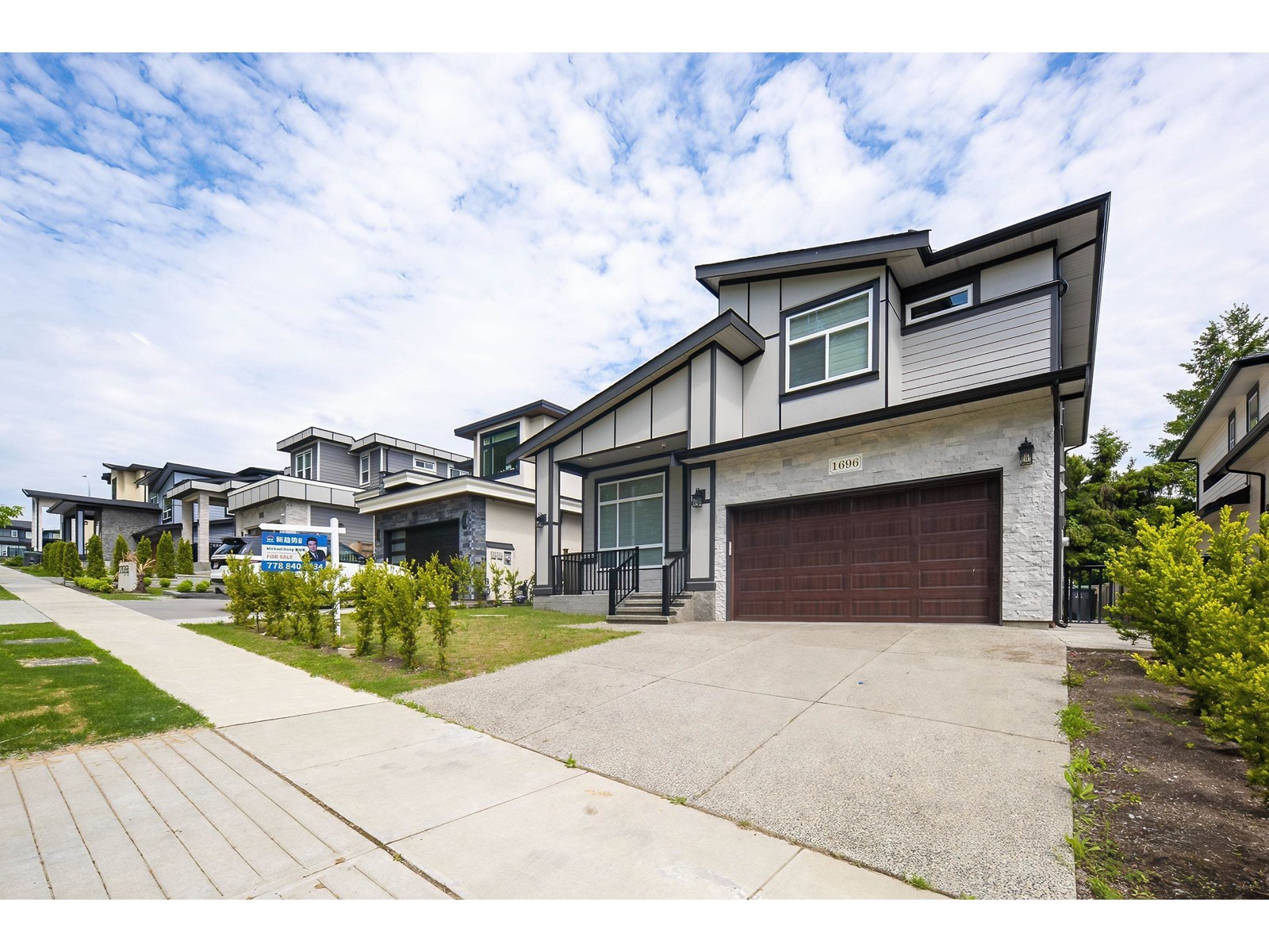 Property at 1696 166A STREET image 2