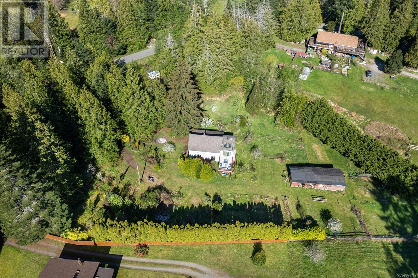 Property at 6827 Pascoe Rd image 2