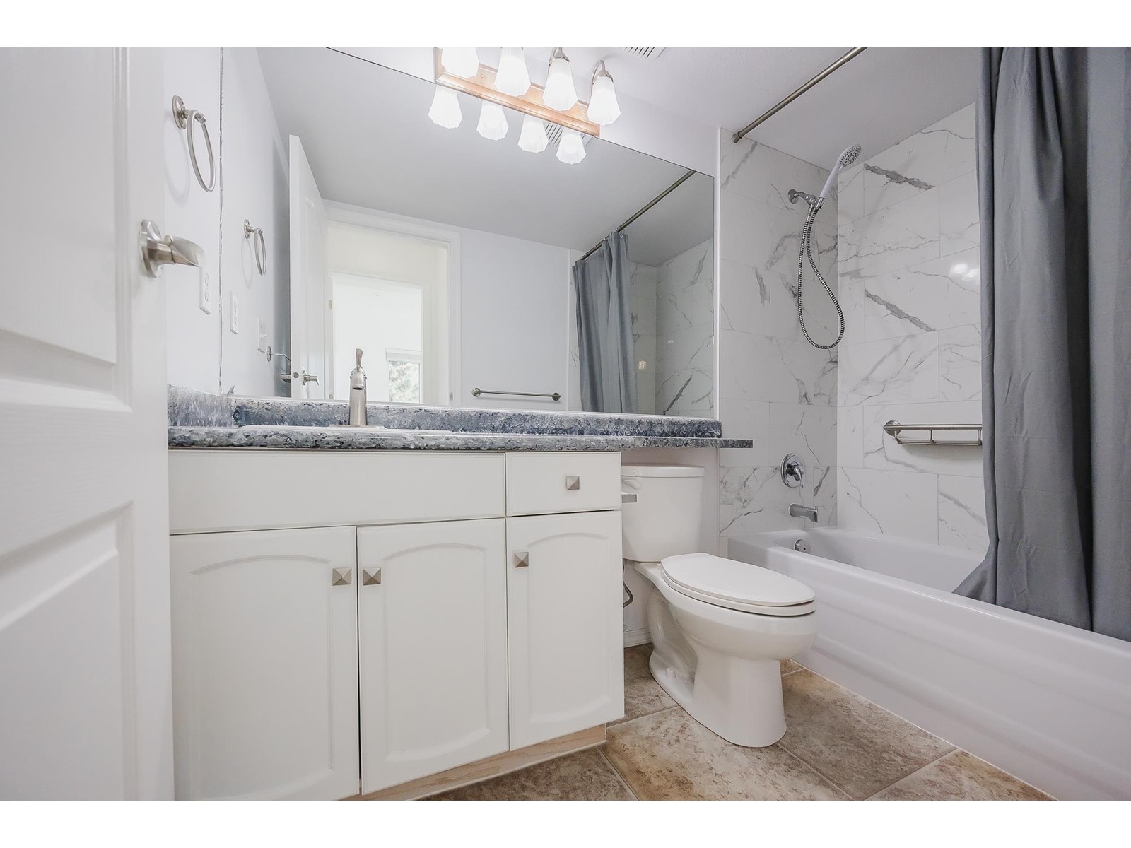 206 2962 Trethewey Street, Abbotsford, British Columbia  V2T 4M3 - Photo 26 - R2990896