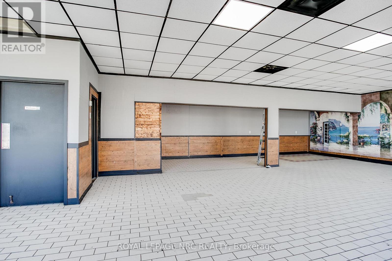 607 Niagara Boulevard, Fort Erie, Ontario  L2A 3H5 - Photo 10 - X12109202