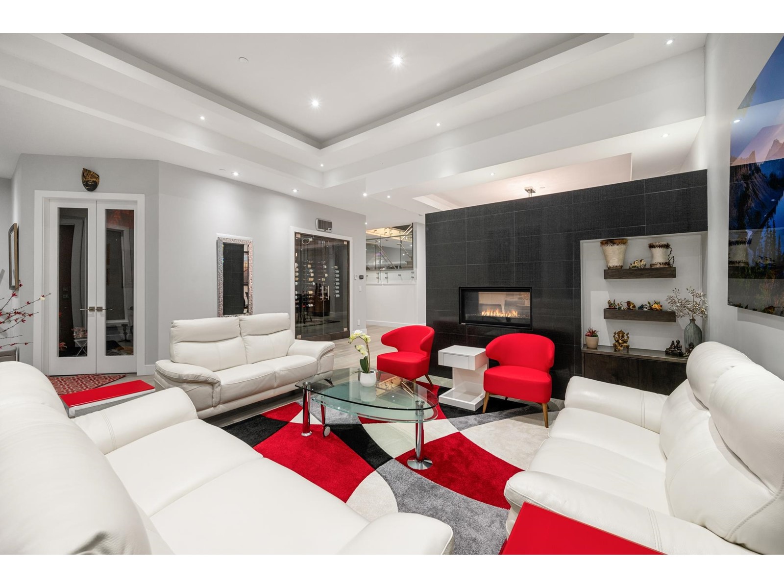 Property at 13689 BLACKBURN AVENUE image 4