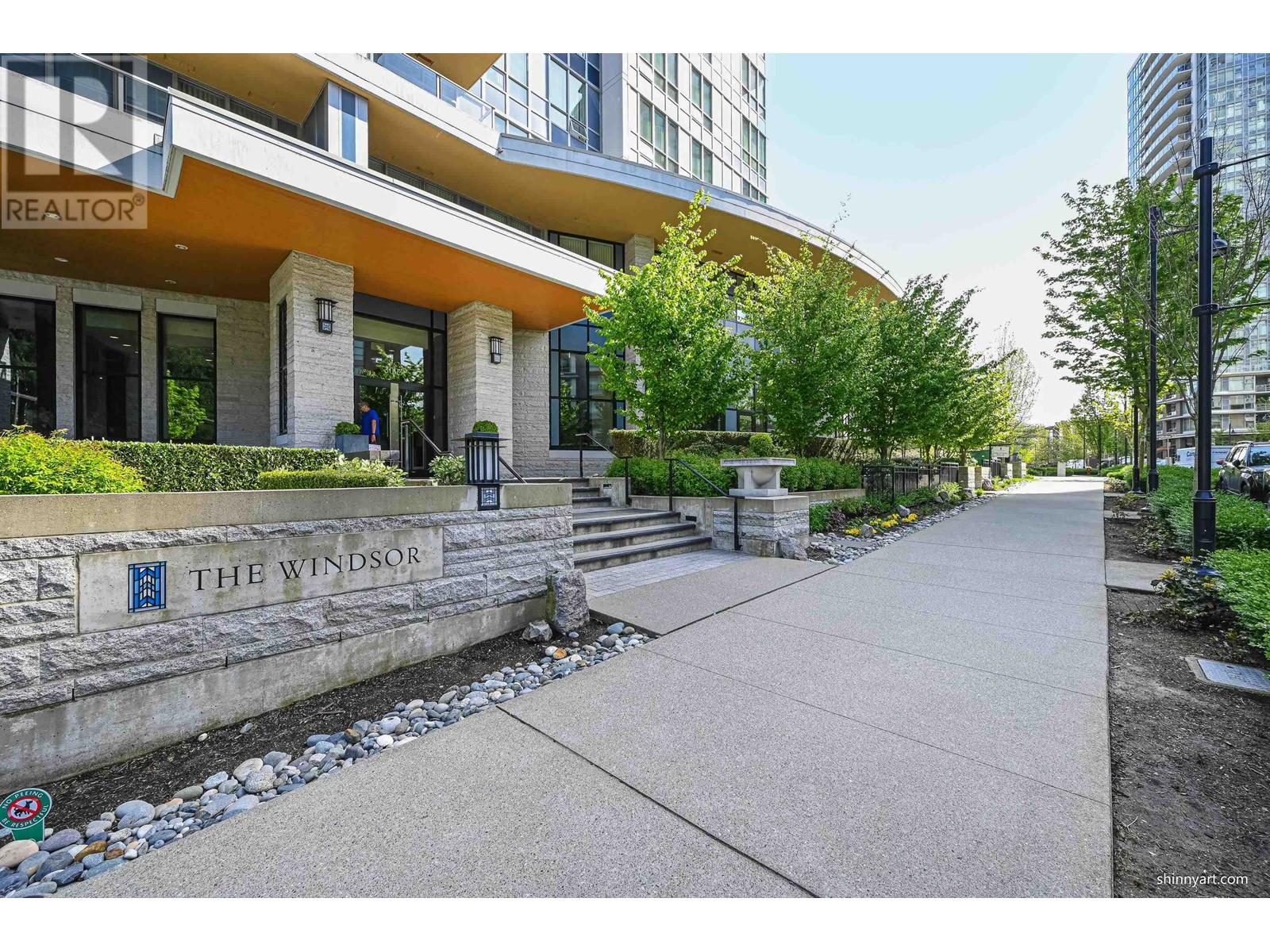 703 3093 Windsor Gate, Coquitlam, British Columbia  V3B 0N2 - Photo 1 - R2995411