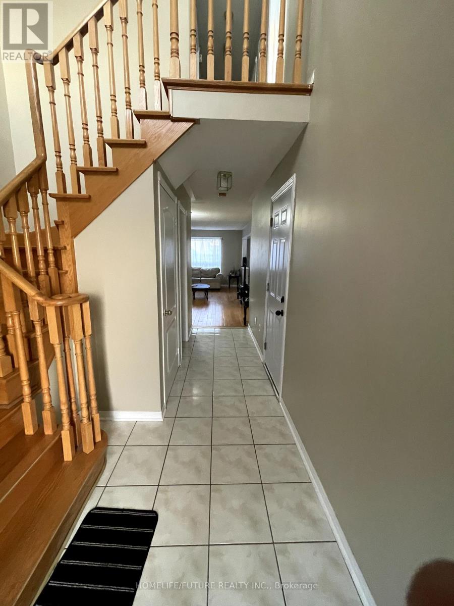 14 Peachleaf Crescent, Brampton, Ontario  L7A 2B2 - Photo 15 - W12109178