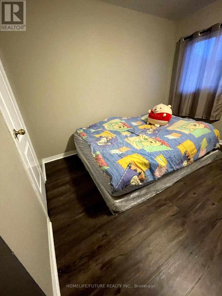 14 Peachleaf Crescent, Brampton, Ontario  L7A 2B2 - Photo 19 - W12109178