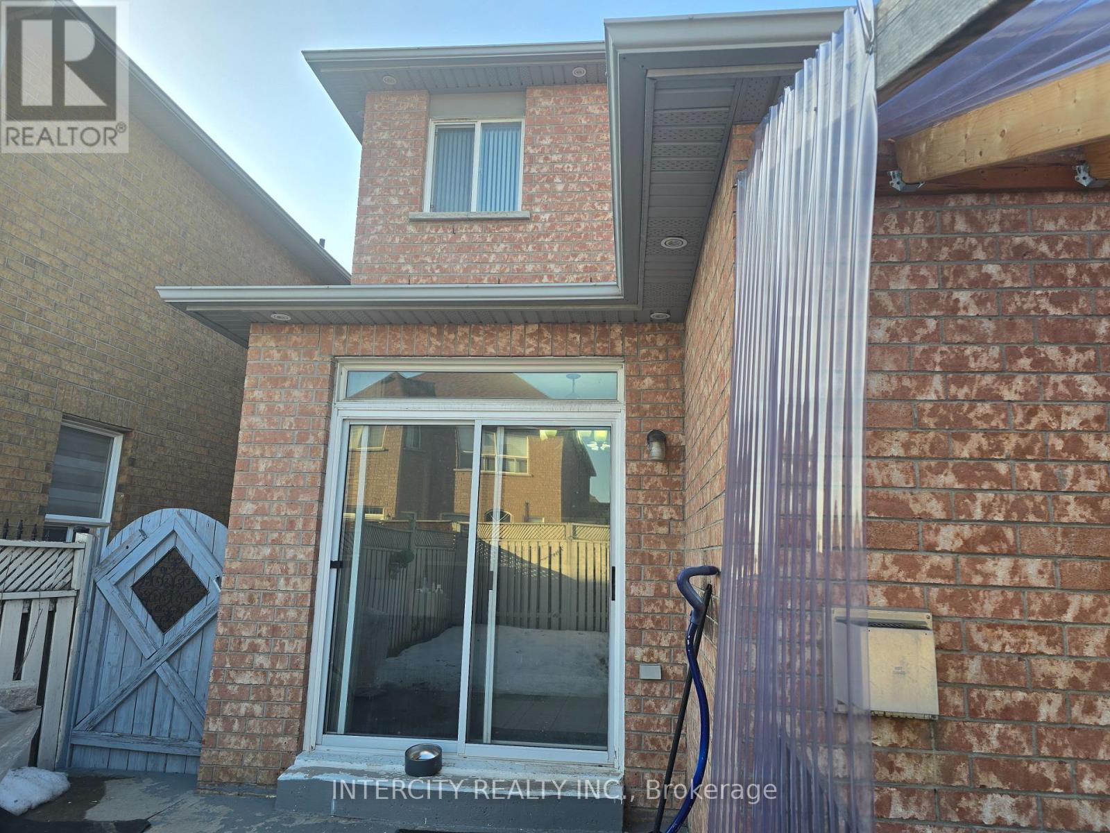 Property at 27 ZIA DODDA CRESCENT image 1