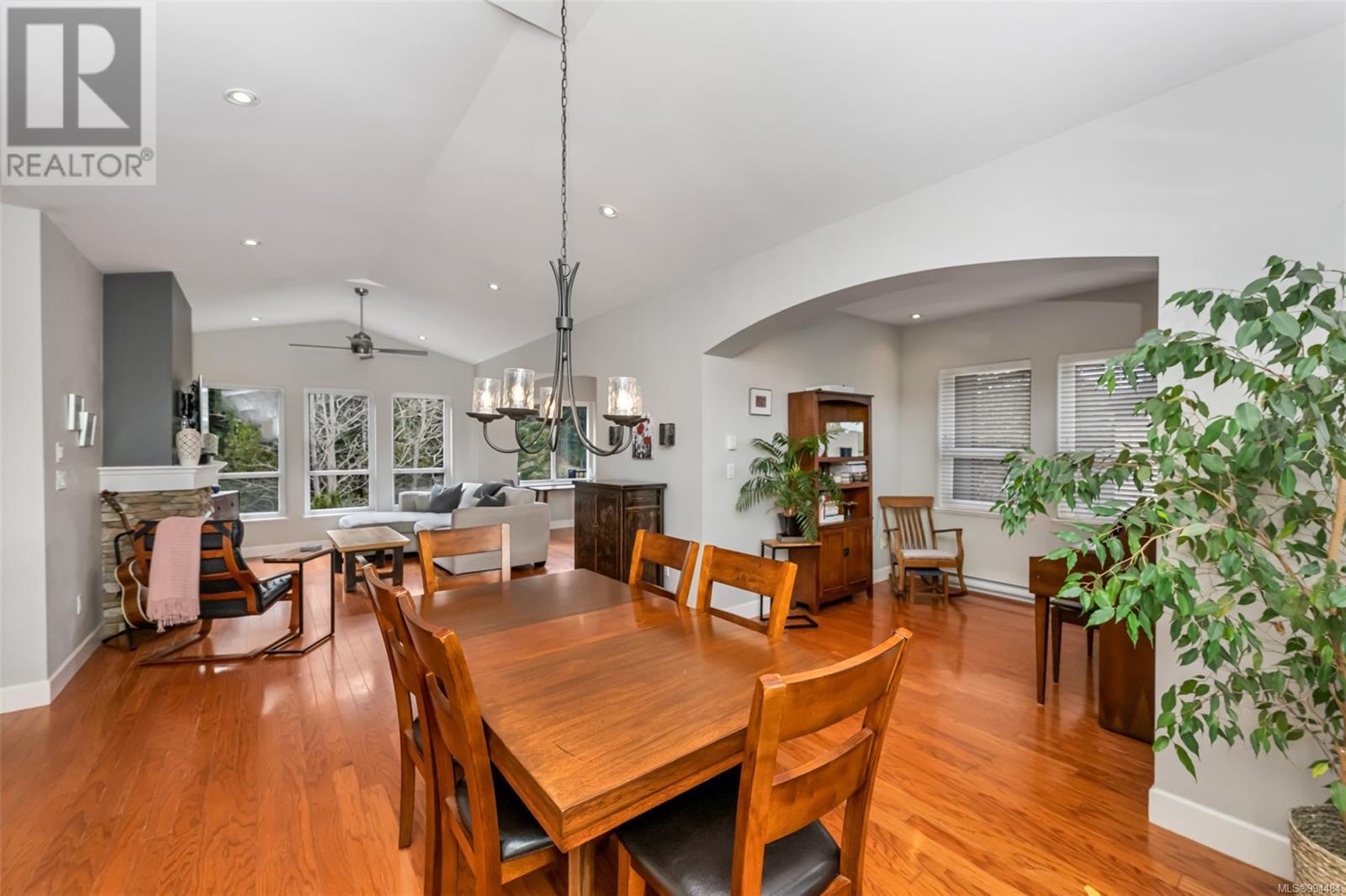 983 Alumroot Close, Langford, British Columbia  V9C 4M8 - Photo 5 - 994484