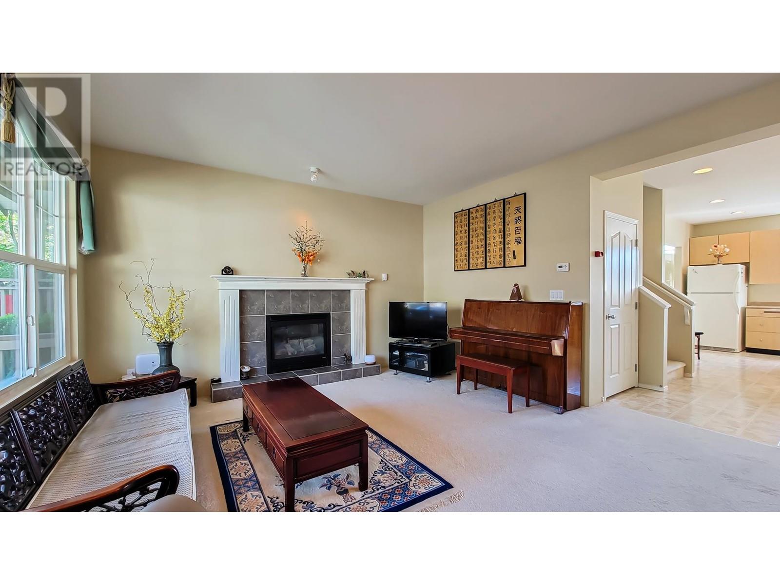 24330 102b Avenue, Maple Ridge, British Columbia  V2W 1Y2 - Photo 4 - R2994832