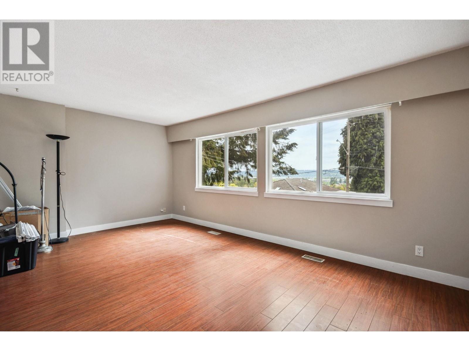 Property at 7 322 BEGIN STREET image 4