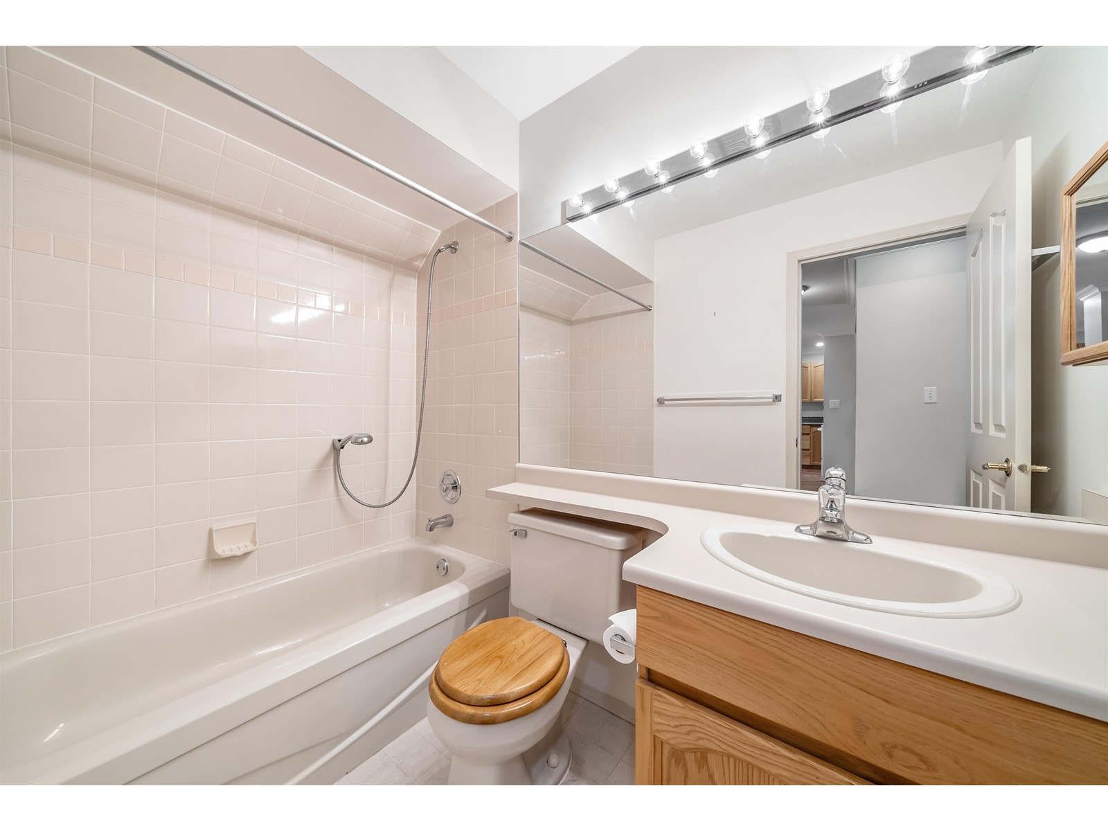 17 3110 Trafalgar Street, Abbotsford, British Columbia  V2S 7X7 - Photo 19 - R2995135