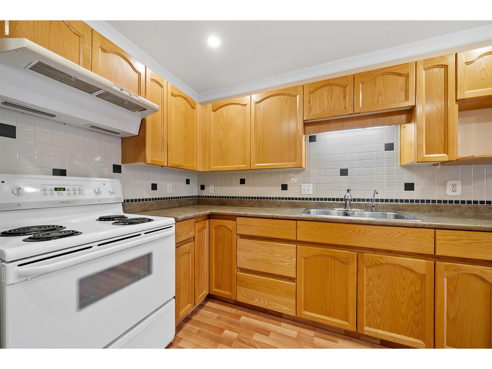 17 3110 Trafalgar Street, Abbotsford, British Columbia  V2S 7X7 - Photo 11 - R2995135