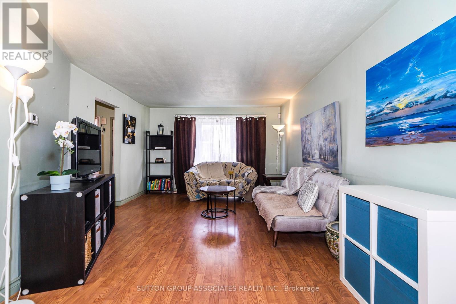 16 North Bonnington Avenue, Toronto, Ontario  M1K 1X2 - Photo 10 - E12109204