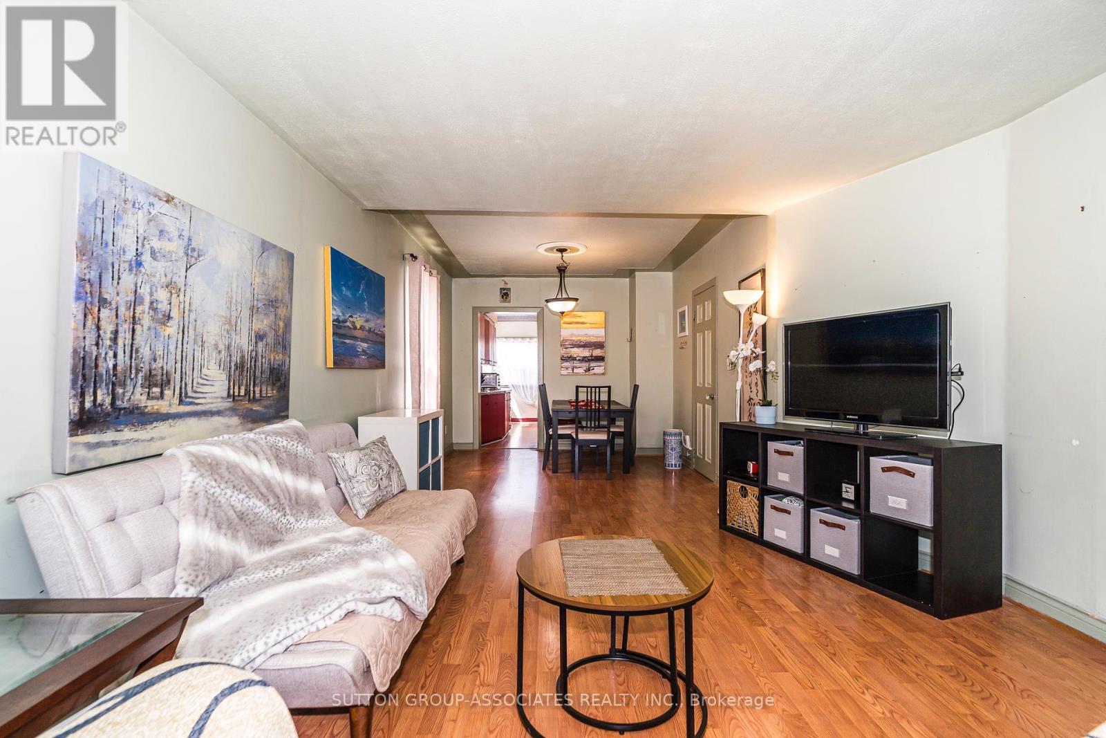 16 North Bonnington Avenue, Toronto, Ontario  M1K 1X2 - Photo 9 - E12109204