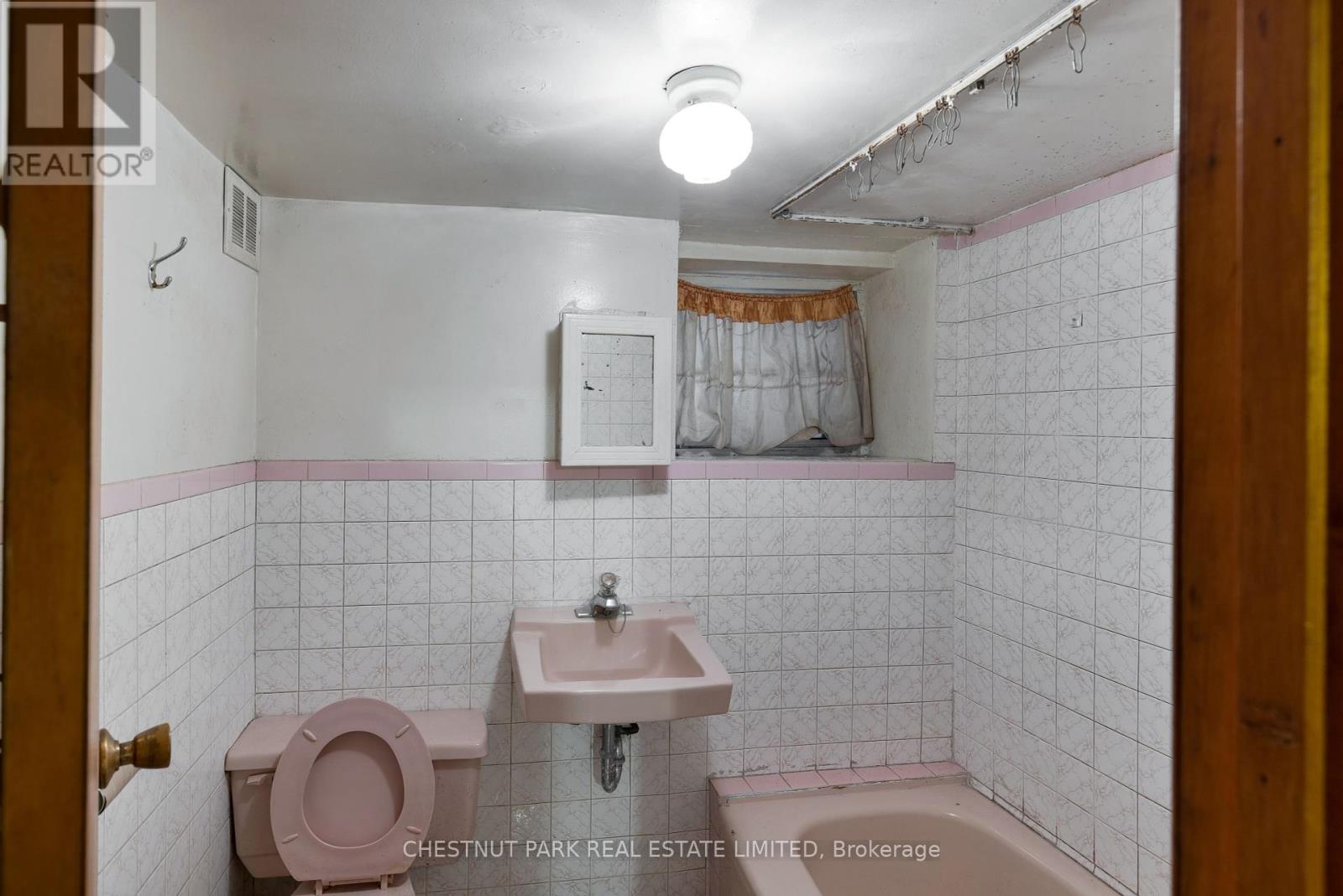 50 Grace Street, Toronto, Ontario  M6J 2S2 - Photo 17 - C12109230