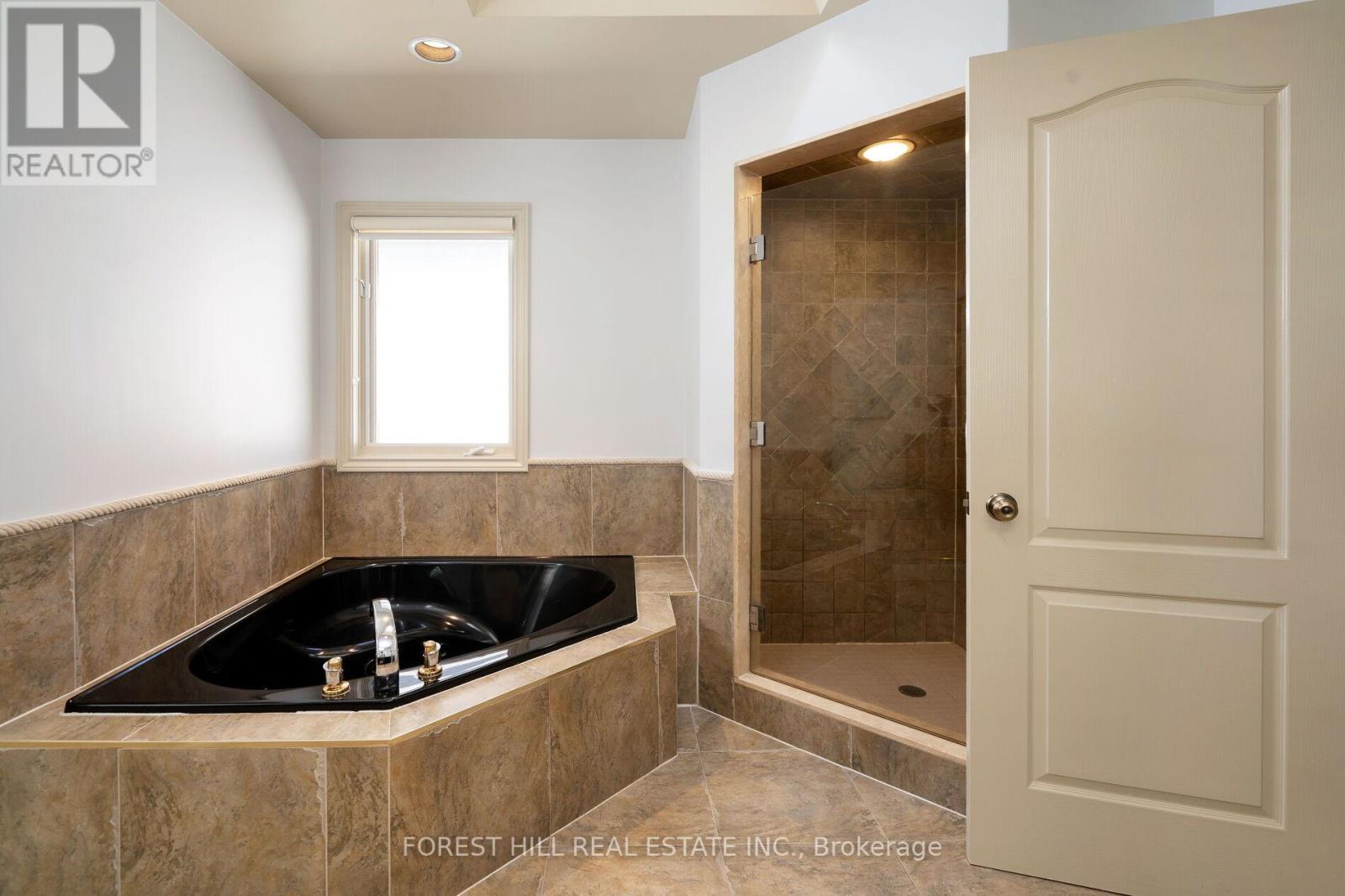 134 Yorkminster Road, Toronto (St. Andrew-Windfields), Ontario  M2P 1M6 - Photo 27 - C12082150