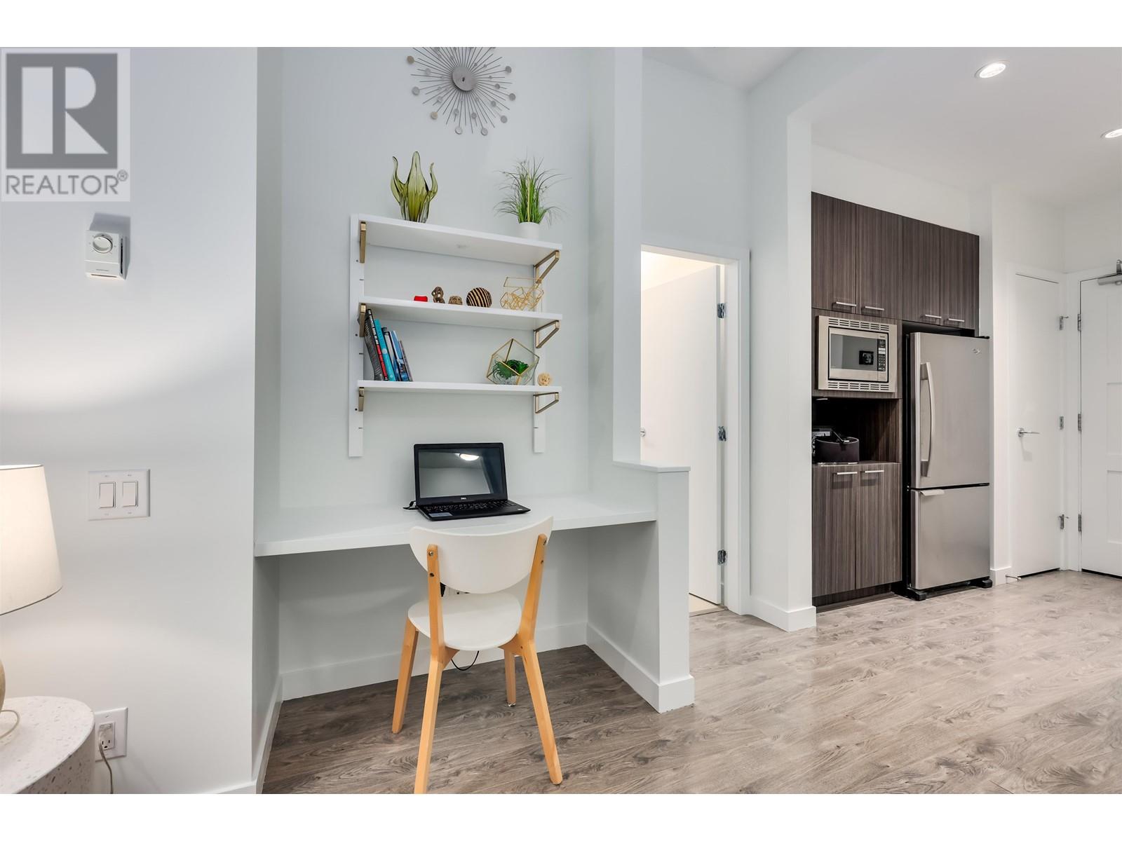 405 553 Foster Avenue, Coquitlam, British Columbia  V3J 0B5 - Photo 10 - R2995334