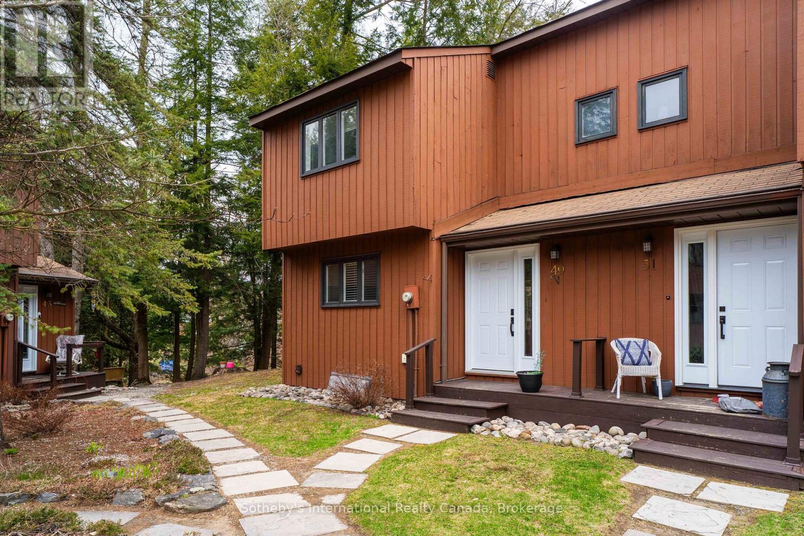49 Southbank Drive, Bracebridge, Ontario  P1L 1G2 - Photo 1 - X12109267
