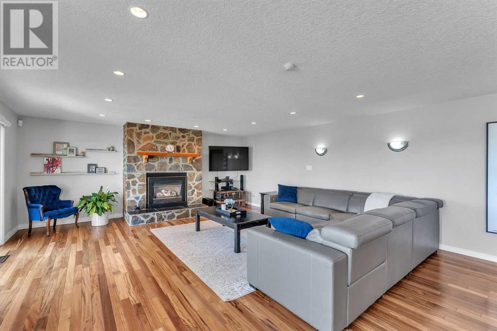 704 West Chestermere Drive, Chestermere, Alberta  T1X 1B5 - Photo 8 - A2212469