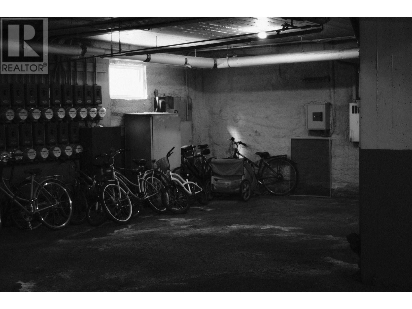 Basement 279 8TH STREET, north vancouver, British Columbia V7L1Y9