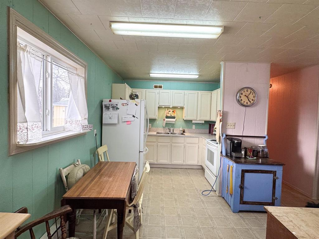 306 Victoria Avenue, Swan River, Manitoba  R0L 0E0 - Photo 8 - 202509070