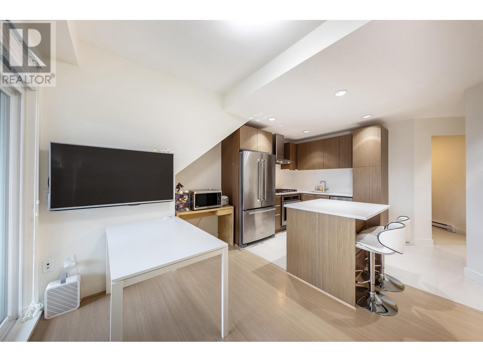 Listing Picture 7 of 30 : PH7 3462 ROSS DRIVE, Vancouver / 溫哥華 - 魯藝地產 Yvonne Lu Group - MLS Medallion Club Member