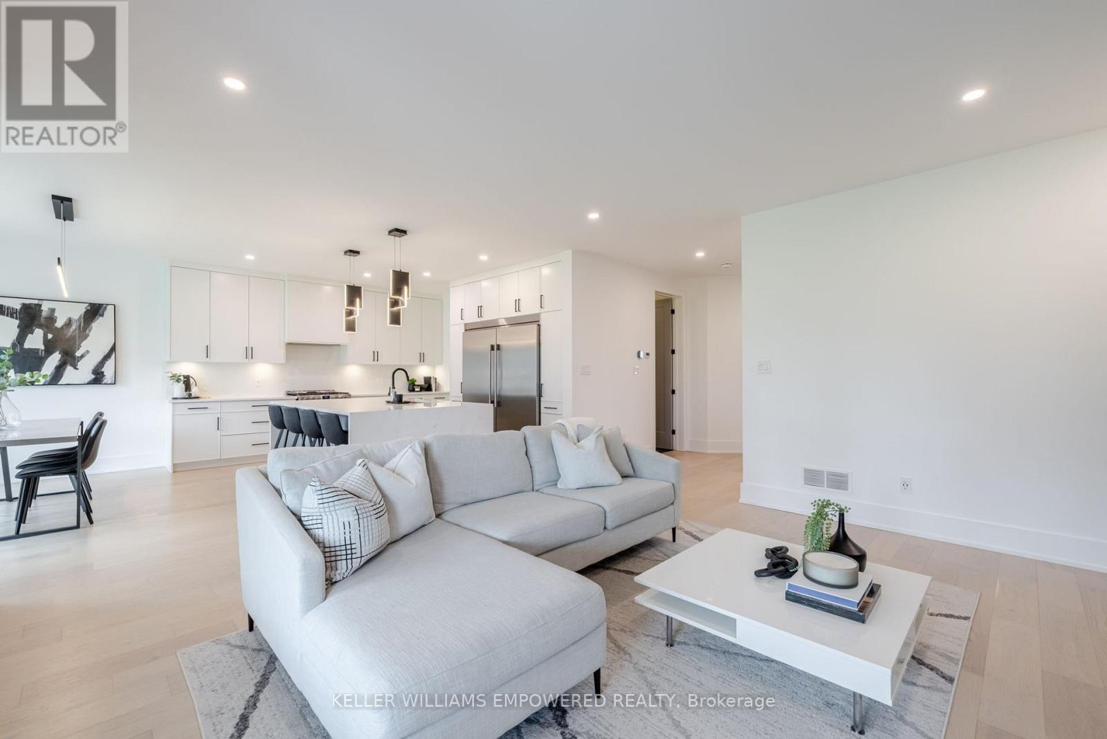 1611 Upper West Avenue, London South (South B), Ontario  N6K 0M2 - Photo 4 - X12109328