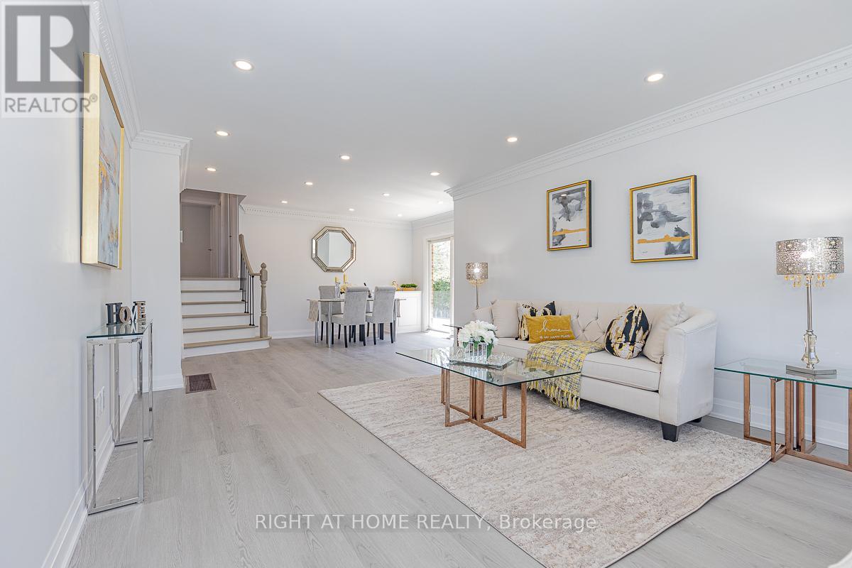 Property at 3 GLENDOWER CIRCUIT image 4