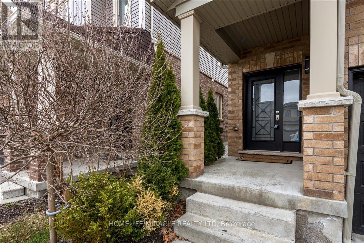 Property at 36 HOARD AVENUE N image 3