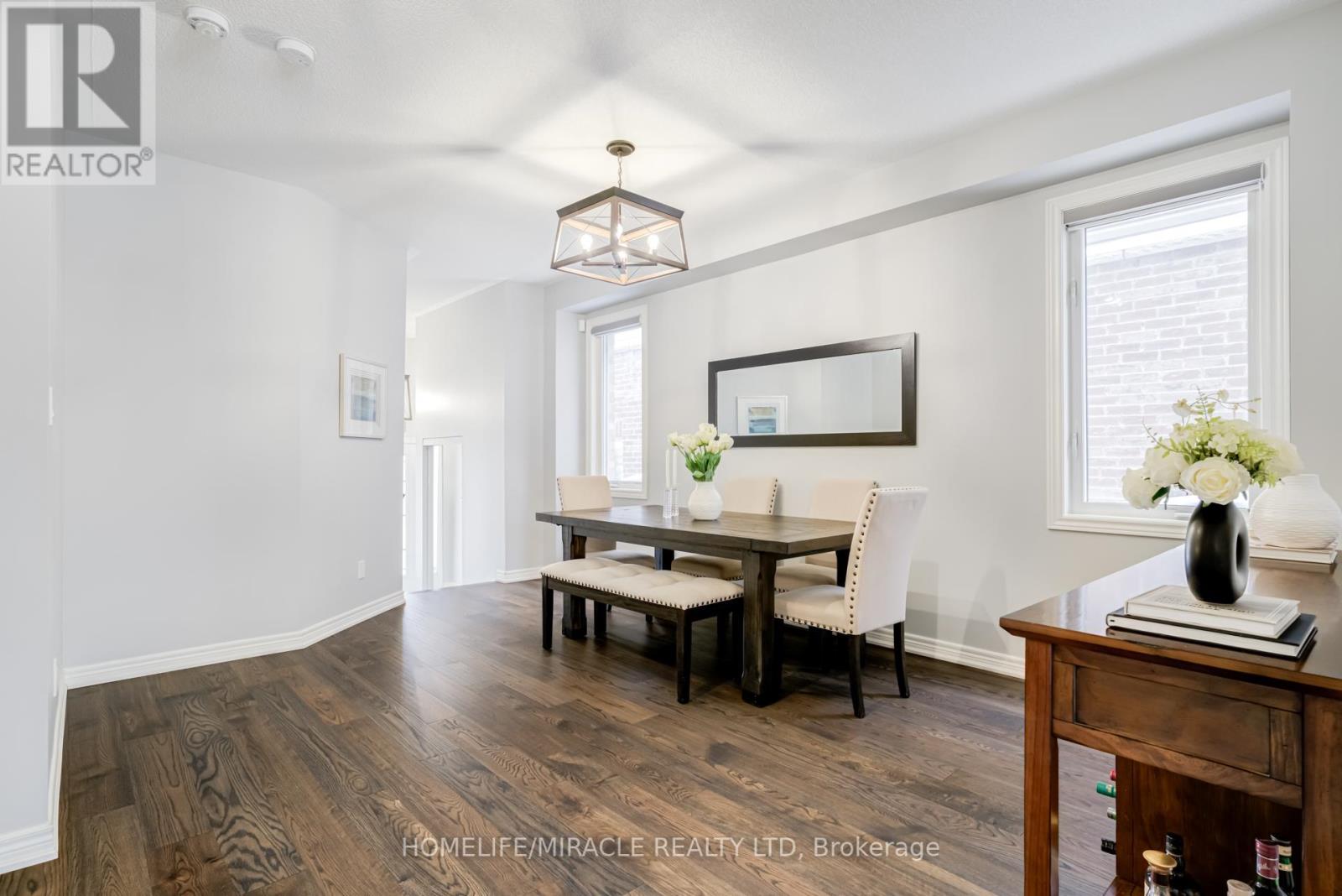 Property at 36 HOARD AVENUE N image 5