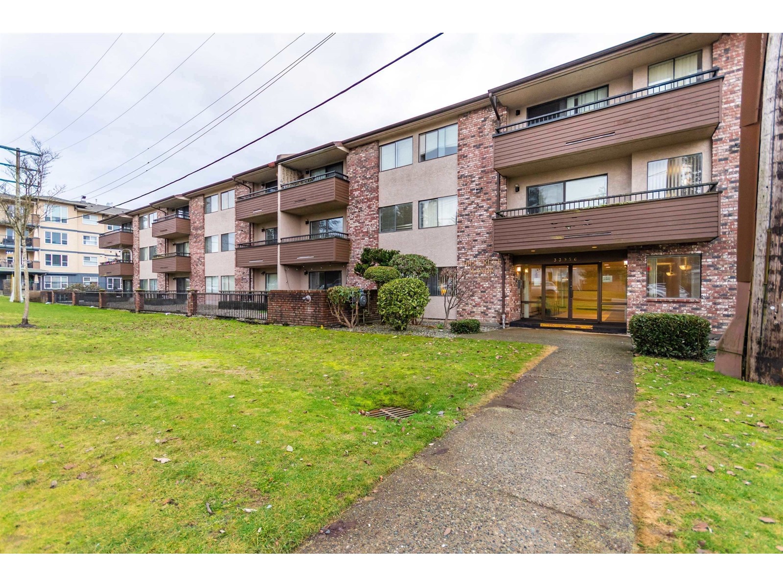 Property at 303 33956 ESSENDENE AVENUE image 1