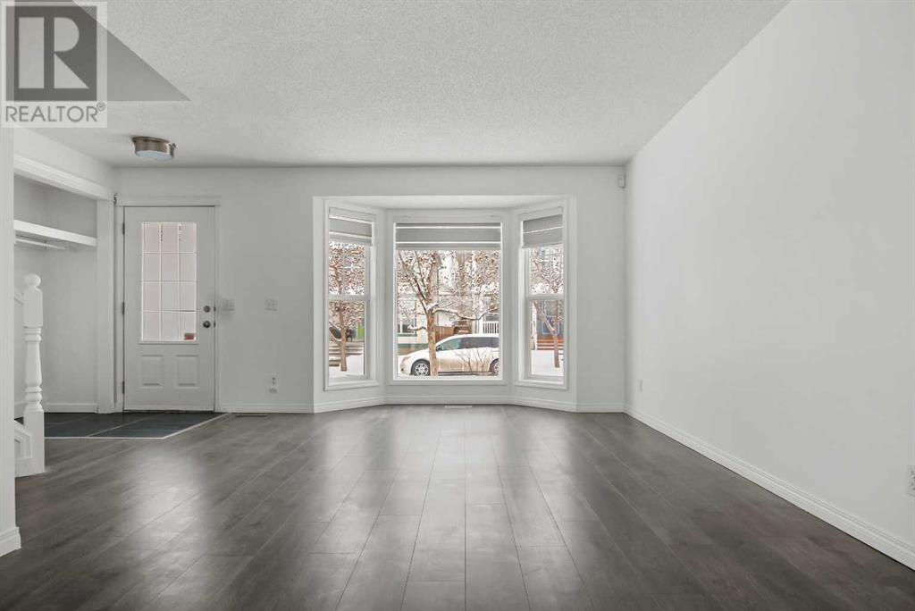 Property at 42 Prestwick Way SE image 5