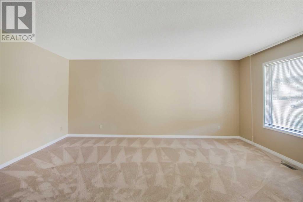 Property at 184 Strathaven Circle SW image 4