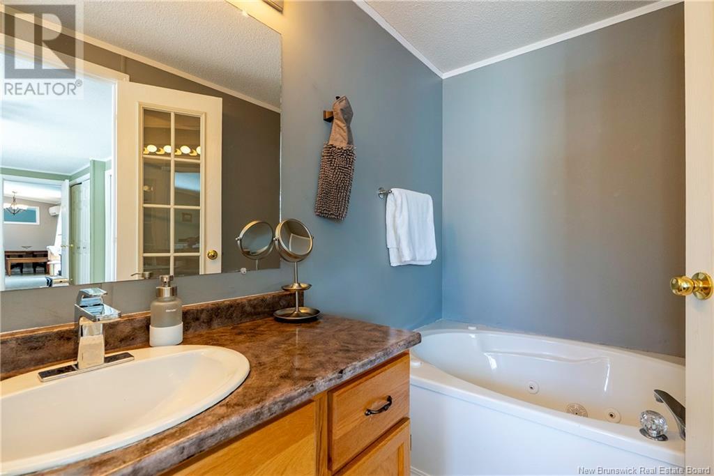 175 Hedgeview Drive, Hanwell, New Brunswick  E3B 6R9 - Photo 24 - NB116508