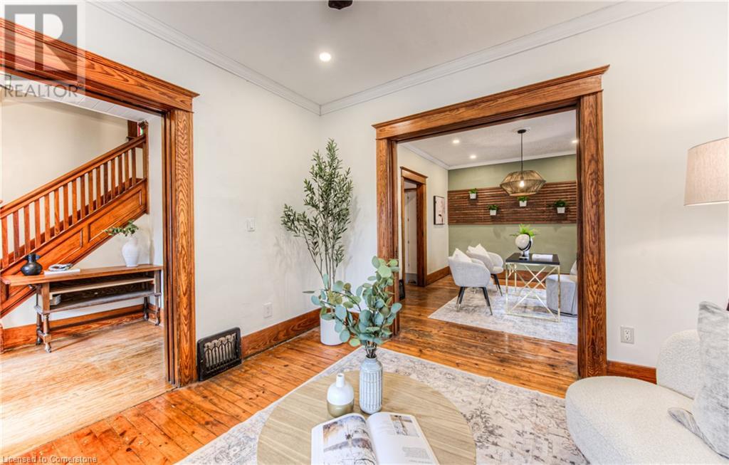 Property at 60 FRANCIS Street N image 5