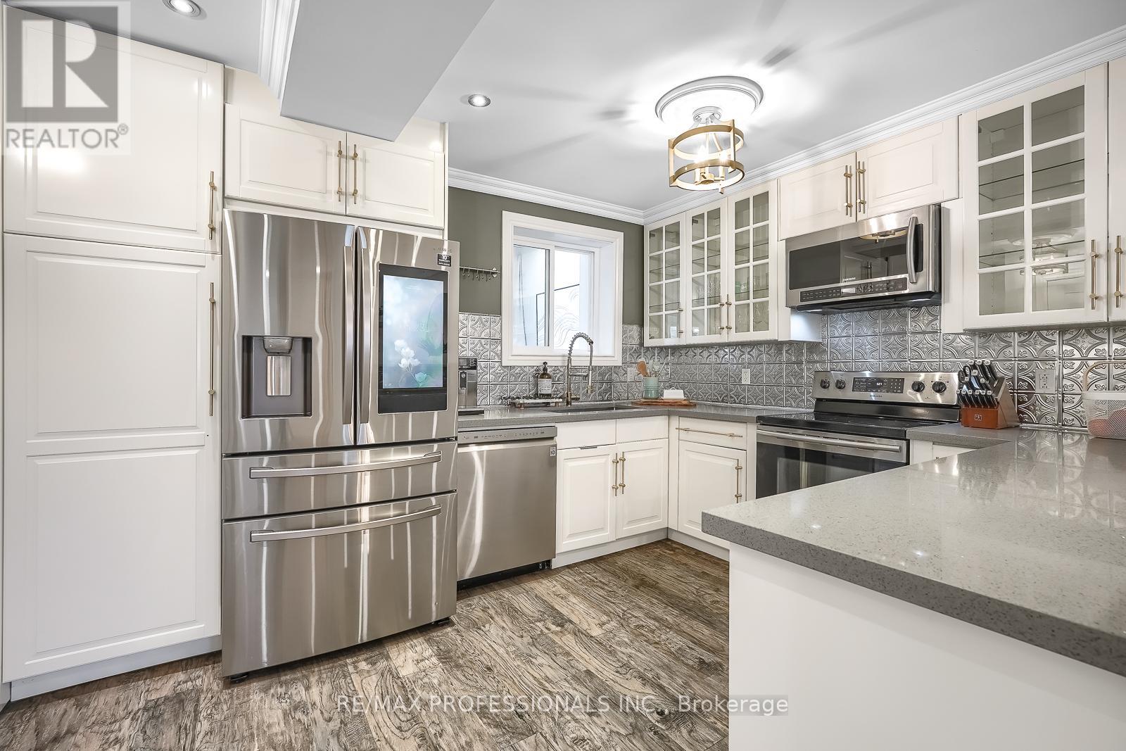 623 Dupont Street, Toronto, Ontario  M6G 1Z3 - Photo 12 - C12109353