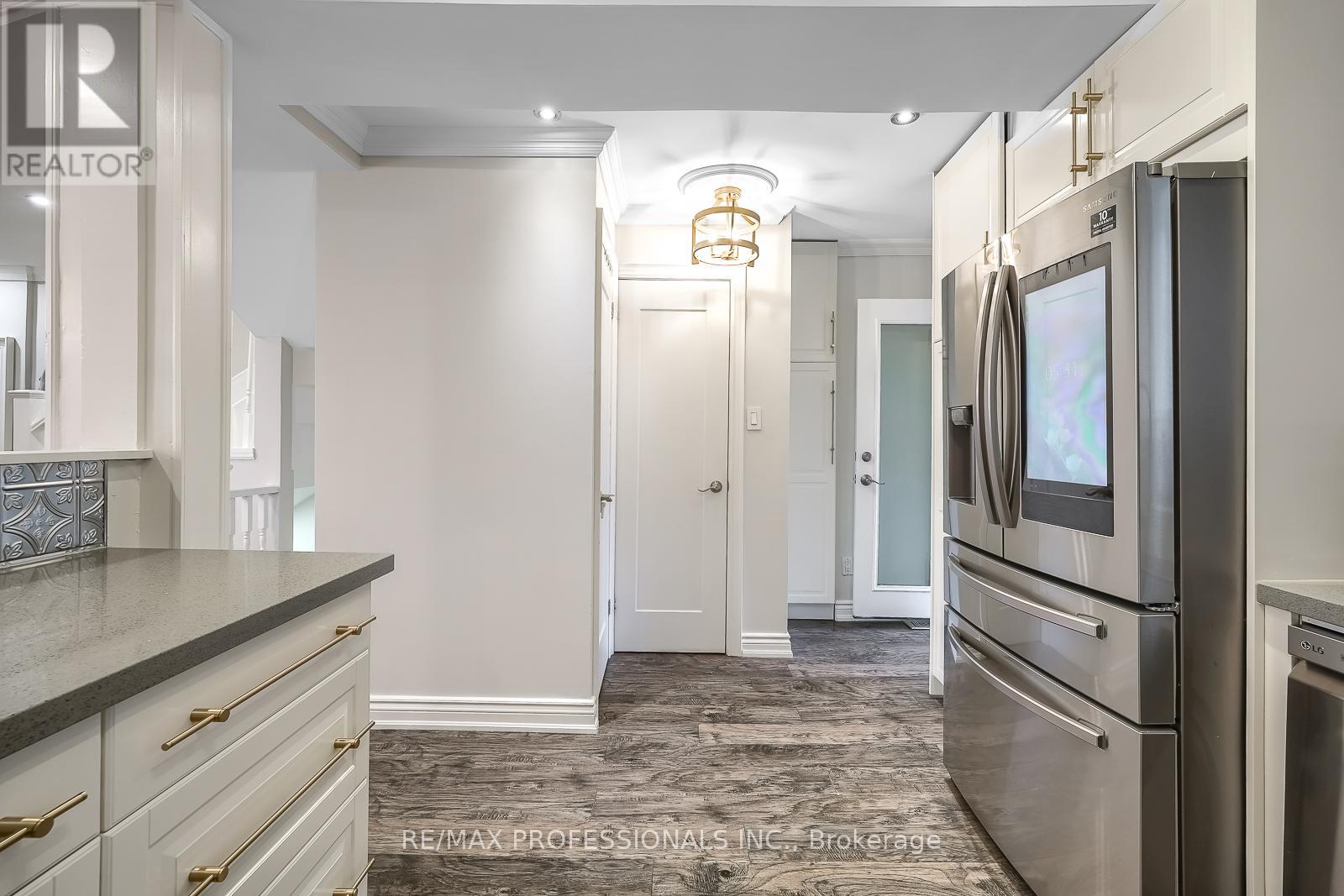 623 Dupont Street, Toronto, Ontario  M6G 1Z3 - Photo 16 - C12109353