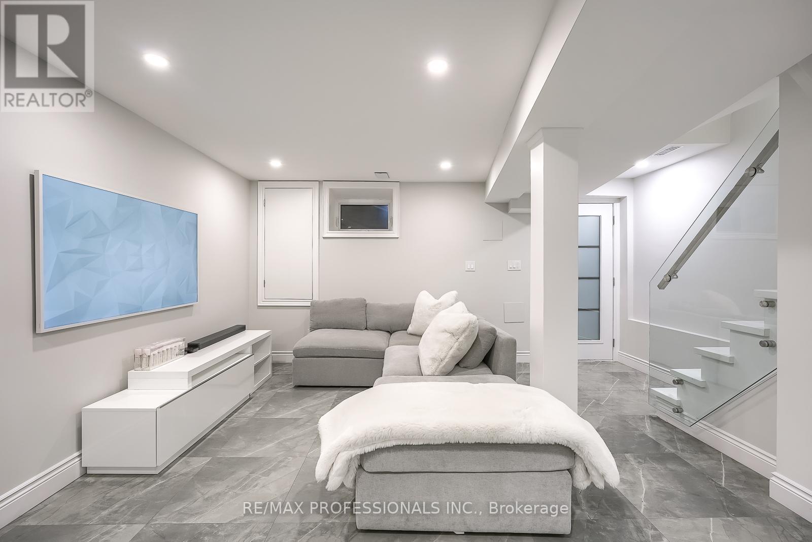 623 Dupont Street, Toronto, Ontario  M6G 1Z3 - Photo 33 - C12109353
