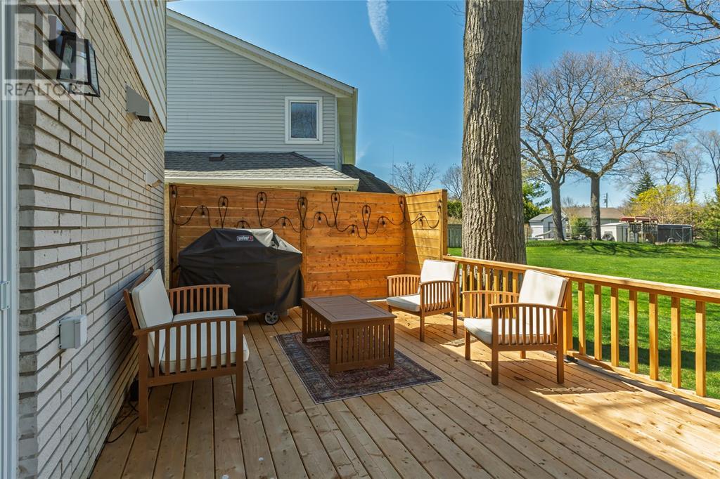 1614 Blackwell Road, Sarnia, Ontario  N7X 1A4 - Photo 39 - 25010437