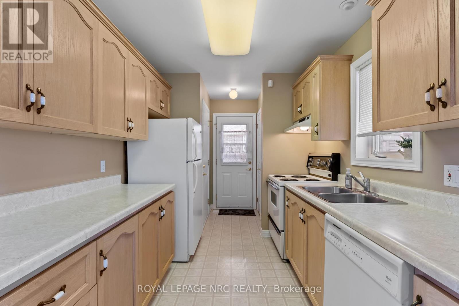 3900 Rainbow Lane, Lincoln (Lincoln-Jordan/vineland), Ontario  L0R 2C0 - Photo 8 - X12039902