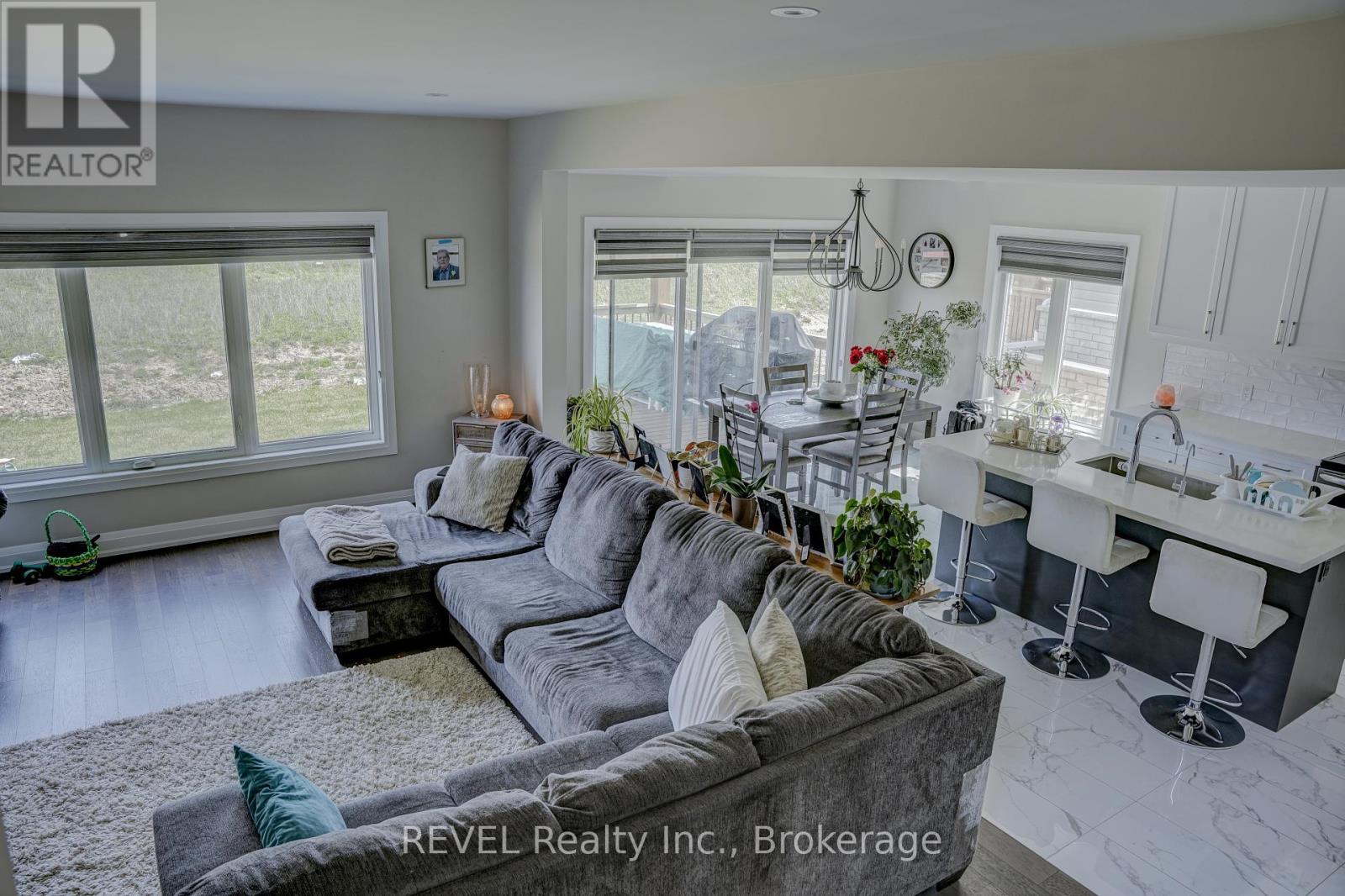 29 Elvira Way, Thorold, Ontario  L2V 0M7 - Photo 13 - X12109355