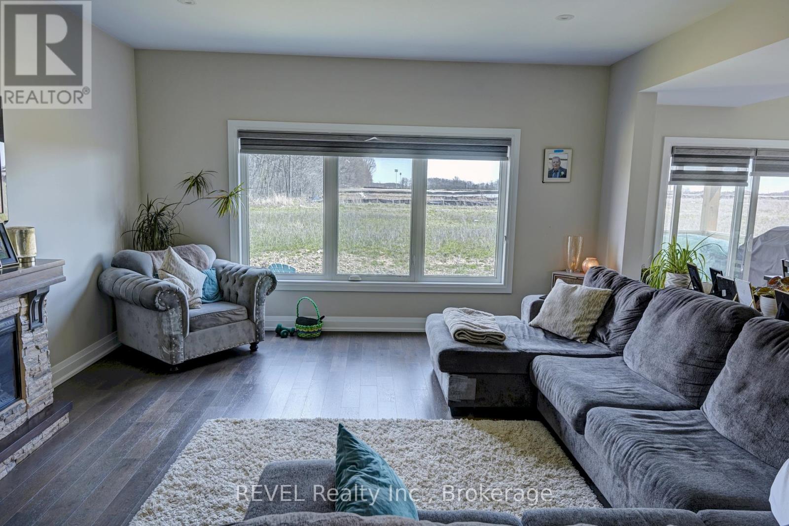 29 Elvira Way, Thorold, Ontario  L2V 0M7 - Photo 15 - X12109355