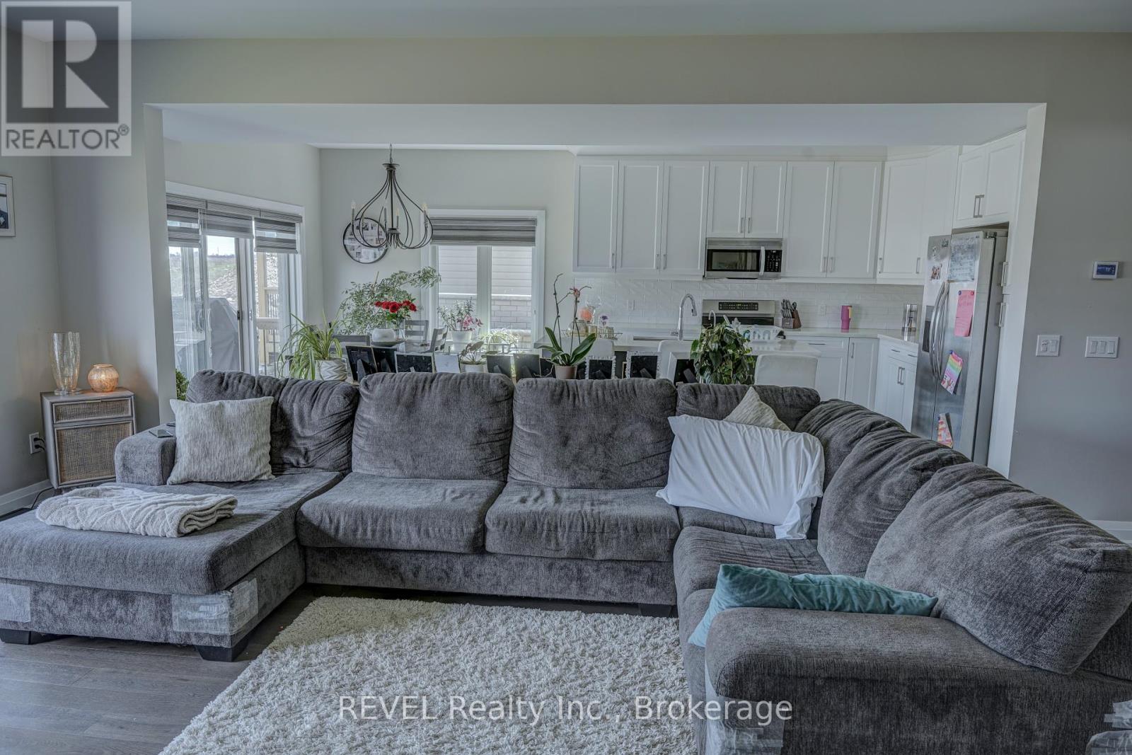 29 Elvira Way, Thorold, Ontario  L2V 0M7 - Photo 16 - X12109355