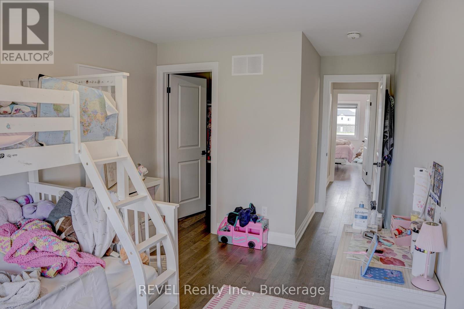 29 Elvira Way, Thorold, Ontario  L2V 0M7 - Photo 35 - X12109355