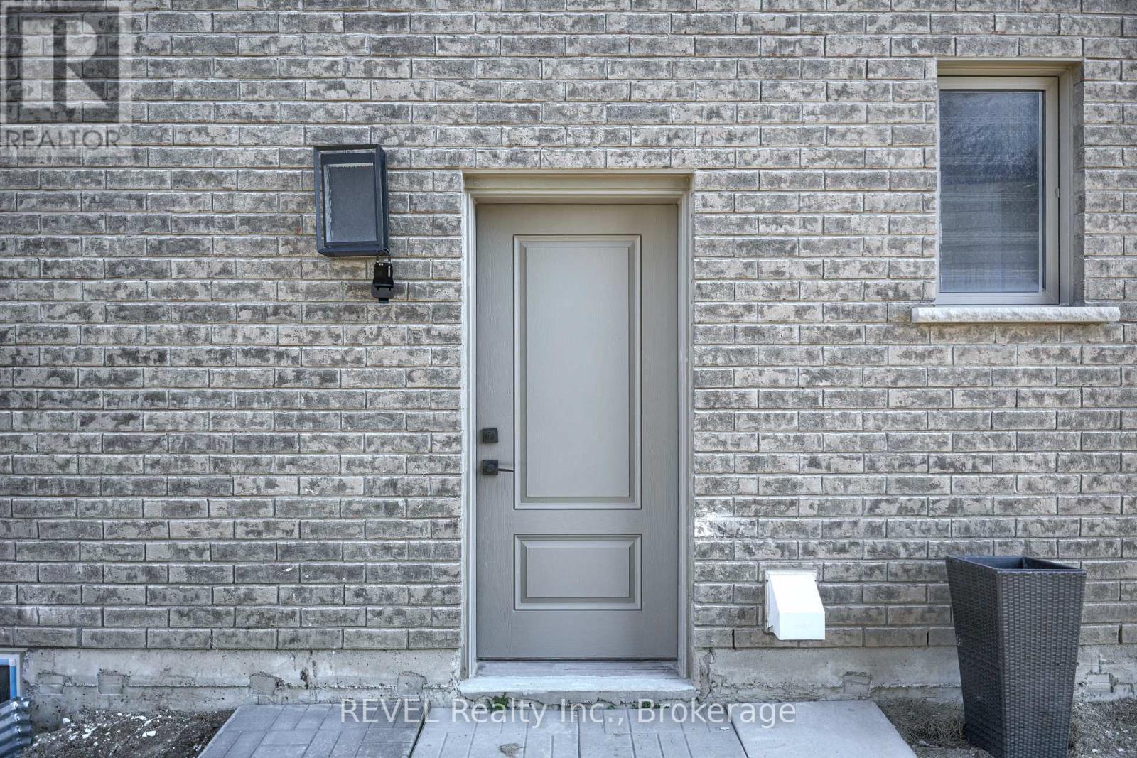 29 Elvira Way, Thorold, Ontario  L2V 0M7 - Photo 40 - X12109355