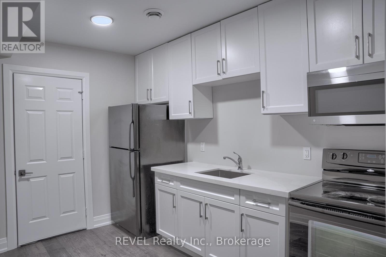 29 Elvira Way, Thorold, Ontario  L2V 0M7 - Photo 46 - X12109355