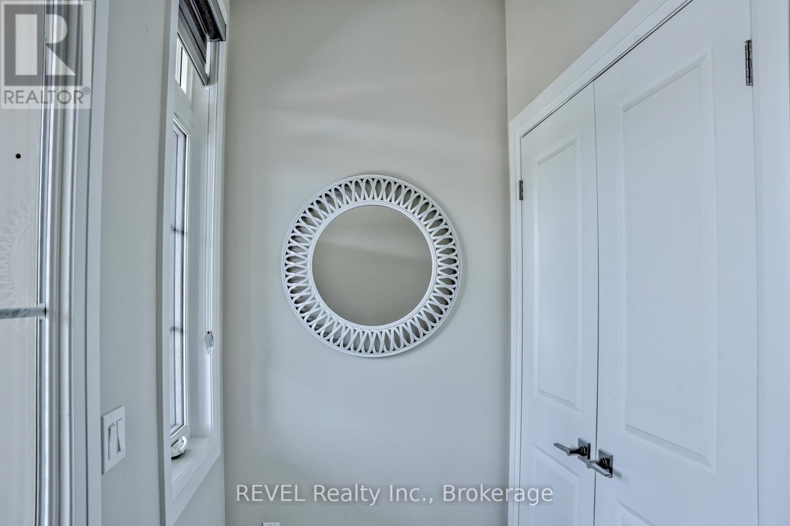 29 Elvira Way, Thorold, Ontario  L2V 0M7 - Photo 6 - X12109355