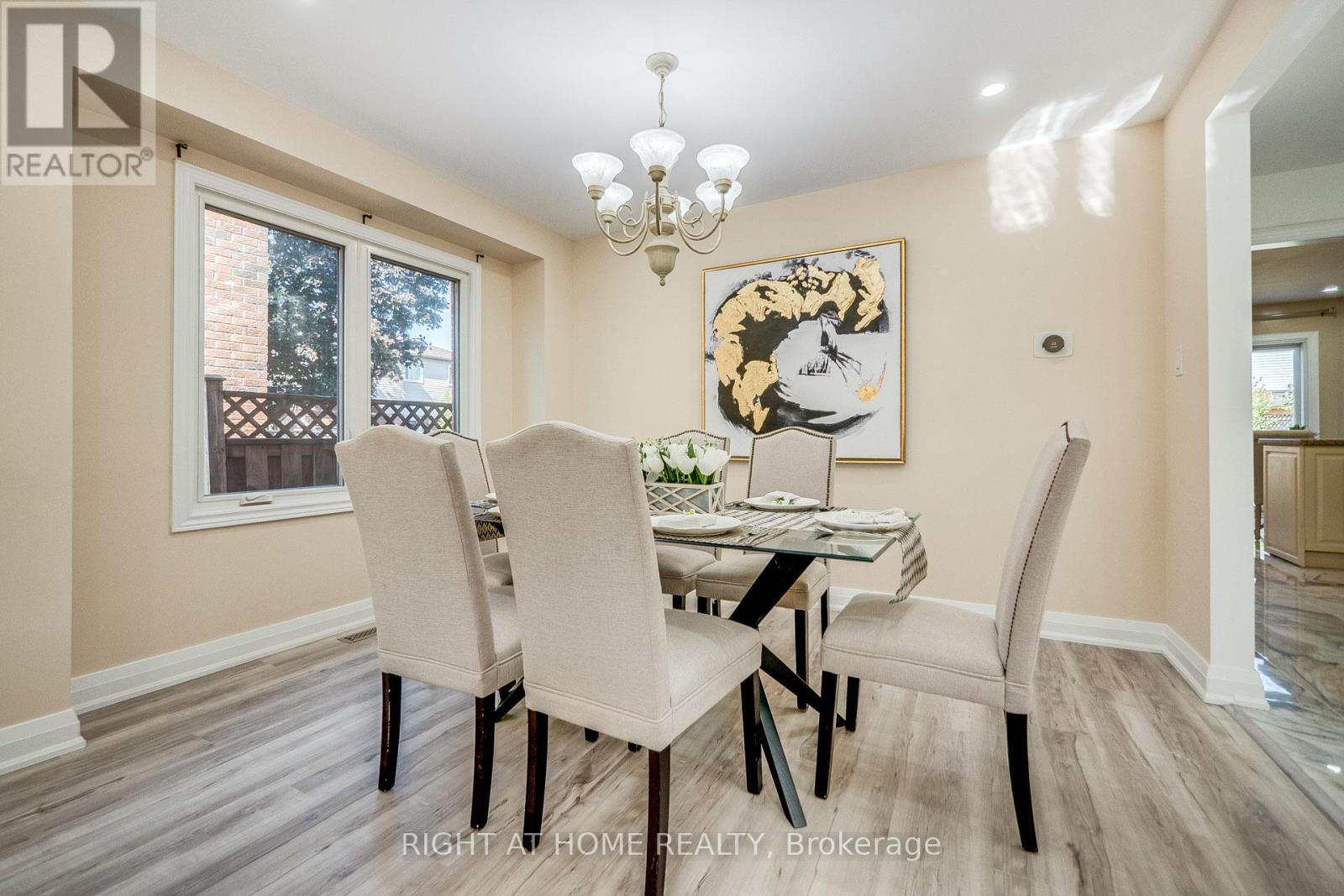 3251 Greenbelt Crescent, Mississauga, Ontario  L5N 5X8 - Photo 9 - W12109390