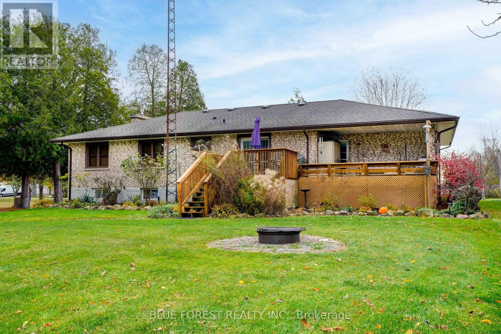 24898 Pioneer Line, West Elgin, Ontario  N0L 2P0 - Photo 38 - X12109400