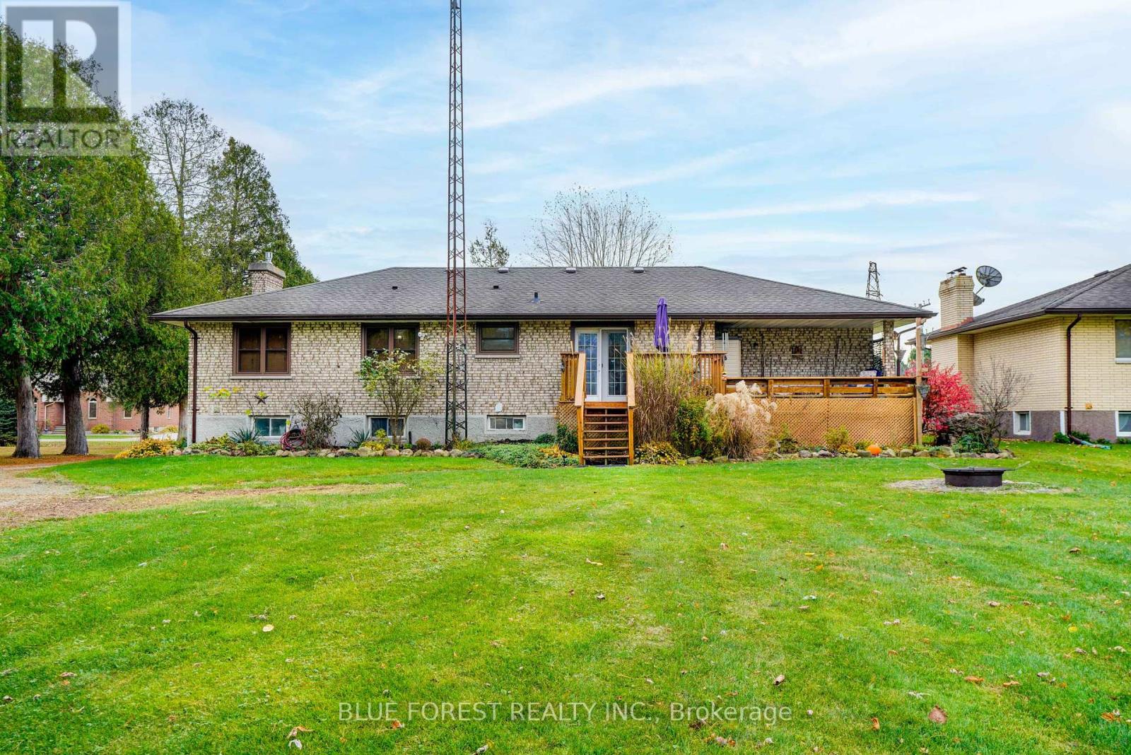 24898 Pioneer Line, West Elgin, Ontario  N0L 2P0 - Photo 39 - X12109400