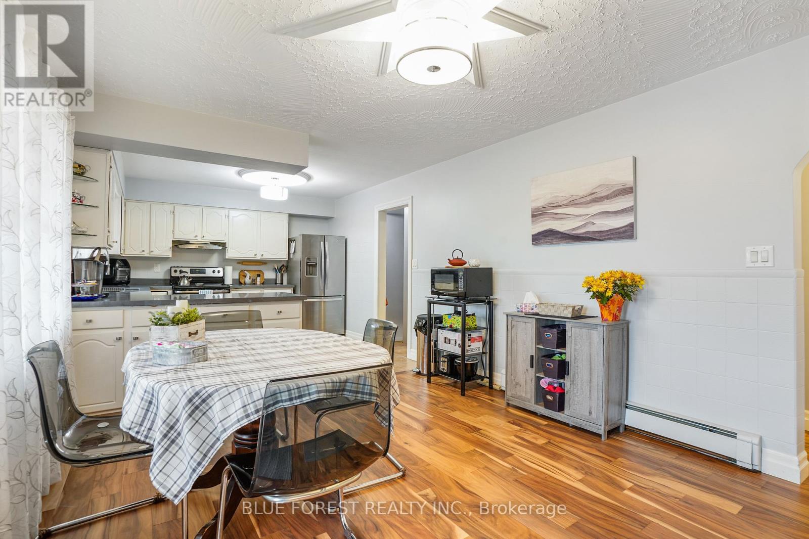 24898 Pioneer Line, West Elgin, Ontario  N0L 2P0 - Photo 7 - X12109400