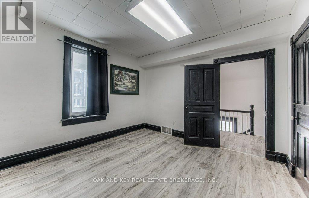 496 King Street E, Kitchener, Ontario  N2G 2L6 - Photo 19 - X12109414